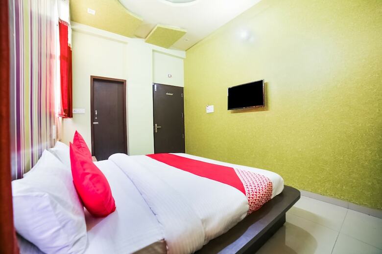 Oyo 28141 Hotel Mamta Paradise