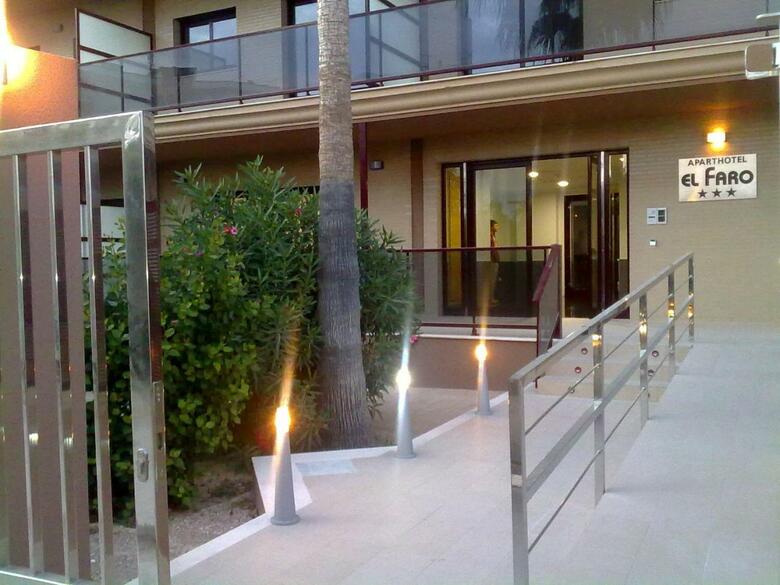 Aparthotel El Faro