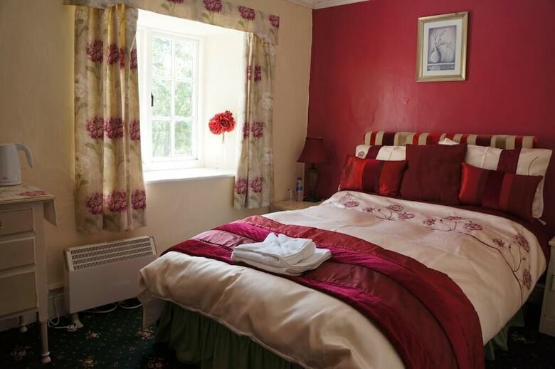 Bed & Breakfast The Carew Arms