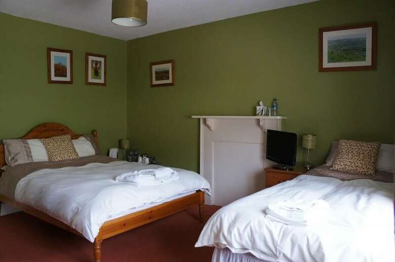Bed & Breakfast The Carew Arms