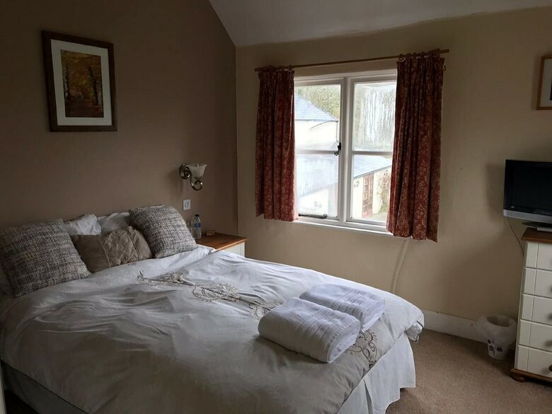 Bed & Breakfast The Carew Arms