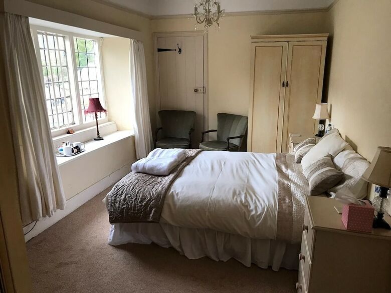 Bed & Breakfast The Carew Arms