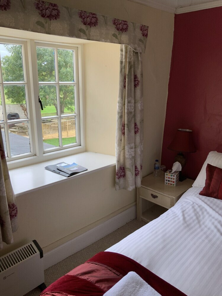 Bed & Breakfast The Carew Arms