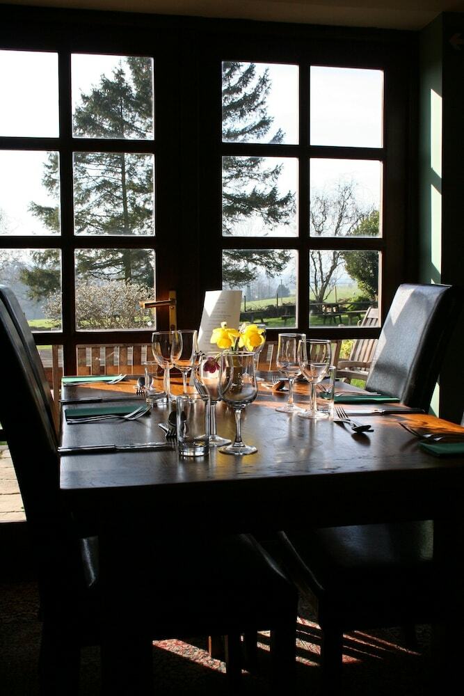 Bed & Breakfast The Carew Arms