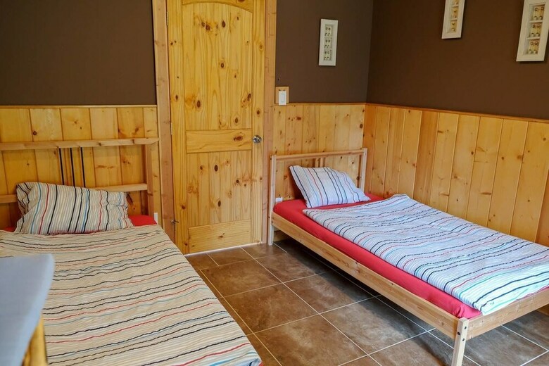 Beautiful Log Chalet Near Fernie, B.c