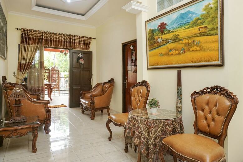 Hotel Oyo 465 Alam Citra Bed & Breakfast