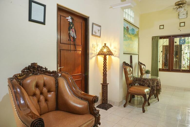 Hotel Oyo 465 Alam Citra Bed & Breakfast