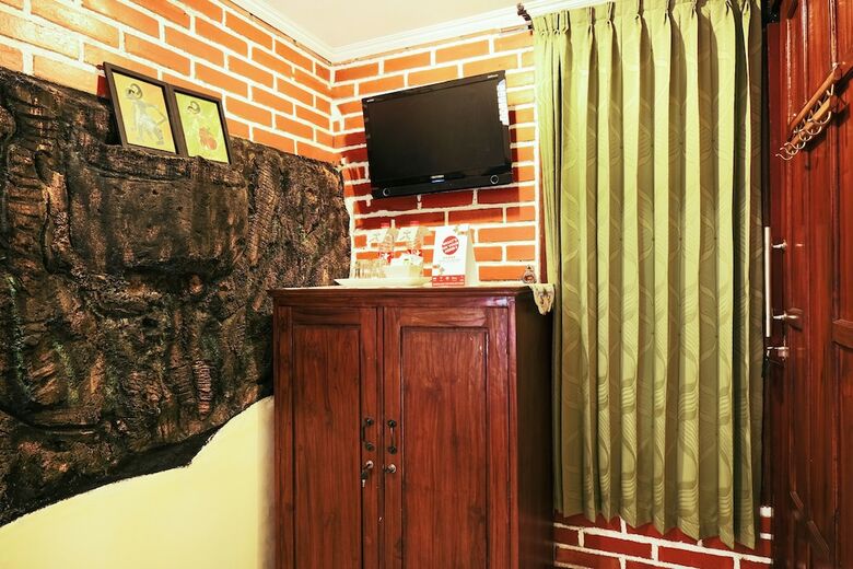 Hotel Oyo 465 Alam Citra Bed & Breakfast