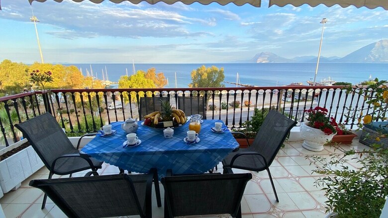 Apartamentos Patras Marina - Blue Sky
