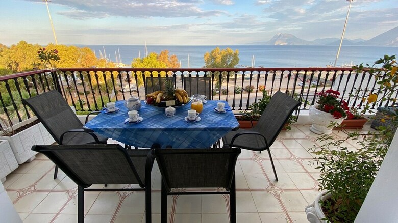 Apartamentos Patras Marina - Blue Sky