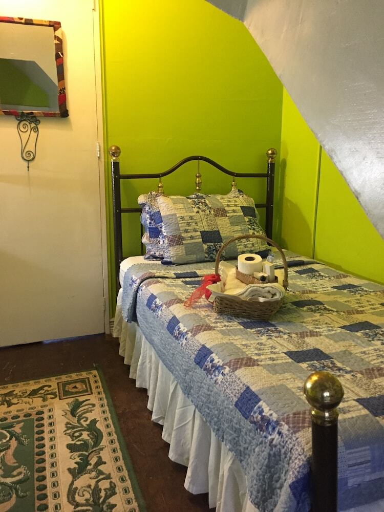 Hotel Madie's Place