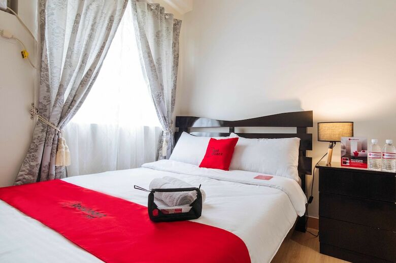 Hotel Reddoorz Premium @ Smdc Fairview