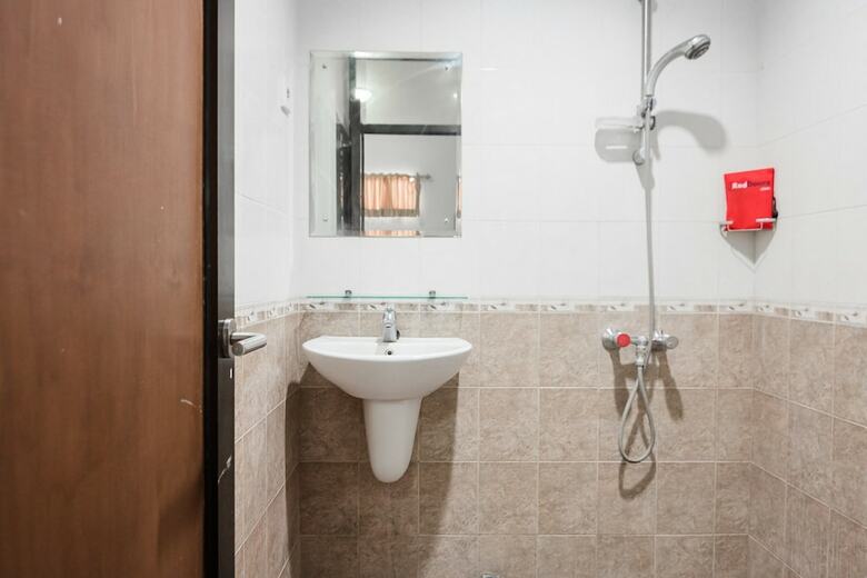Hotel Reddoorz @ Buah Batu