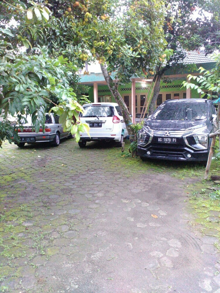 Bed & Breakfast Setro Kariyo Homestay