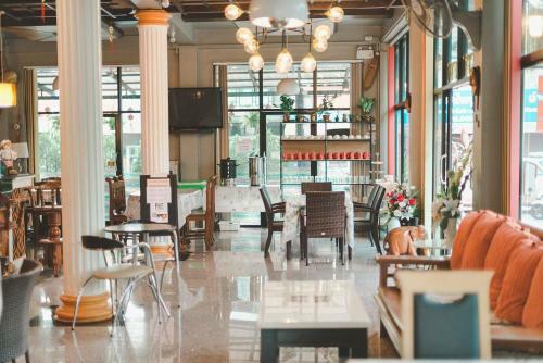 Waen Petch Place Hotel