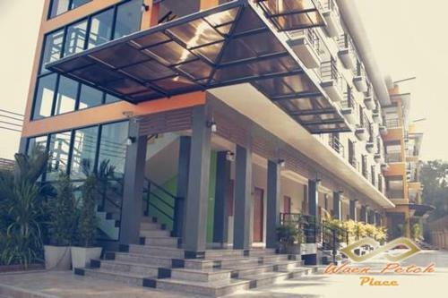 Waen Petch Place Hotel