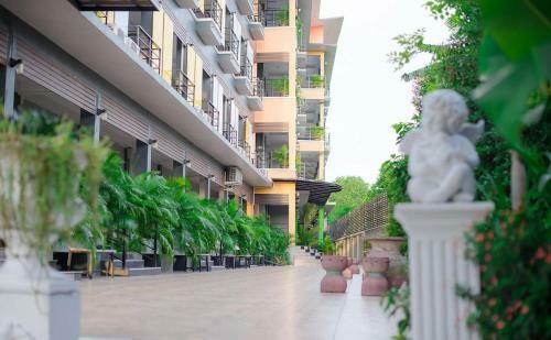 Waen Petch Place Hotel