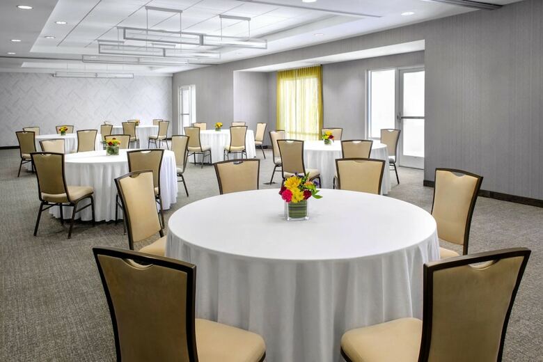 Hotel Springhill Suites By Marriott Long Island Brookhaven