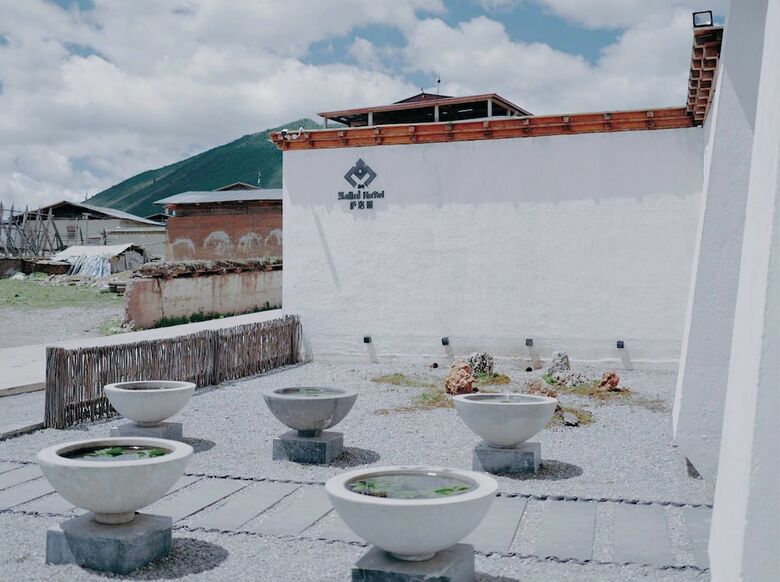 Shangri-la Salloi Rustic Luxury Hotel