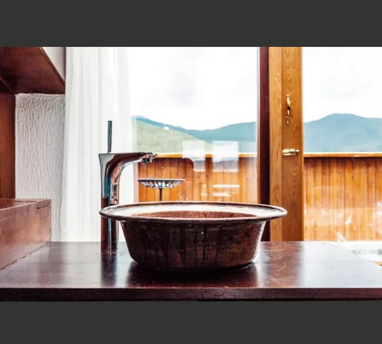 Shangri-la Salloi Rustic Luxury Hotel