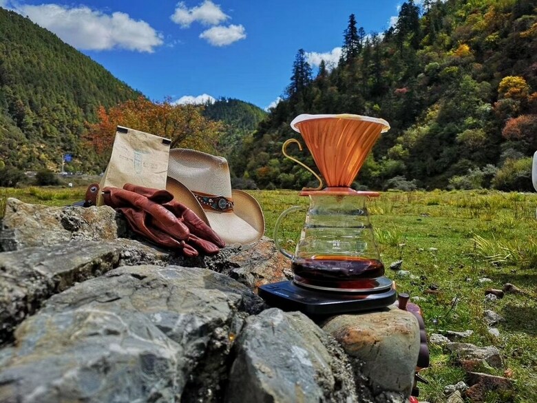 Shangri-la Salloi Rustic Luxury Hotel