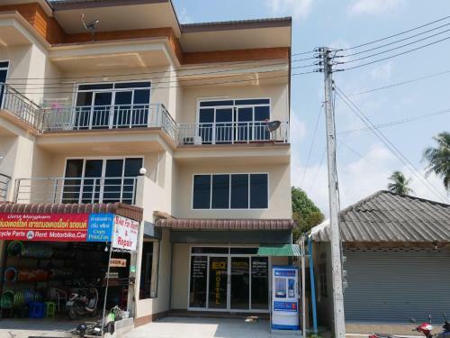 Eq Hostel