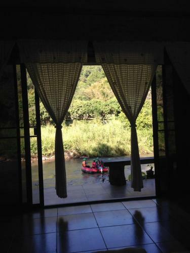 Hostal Bann-rim-nam Guesthouse