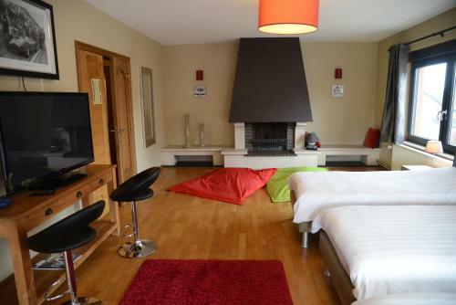 Hotel Race & Rooms