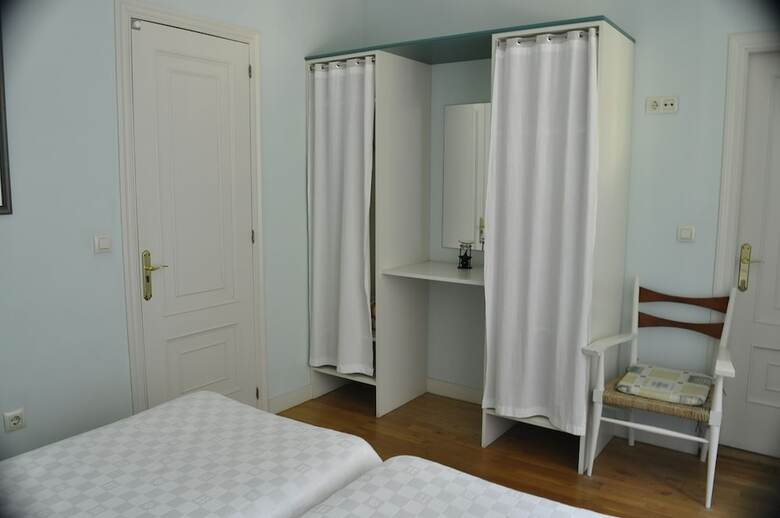 Hostal Albergue Tur�stico Alvarella