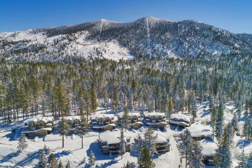 Stunning New Construction Right Under The Heavenly Gondola Townhouse