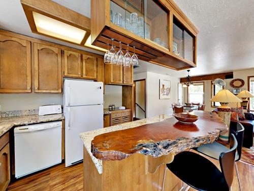 Group Getaways Holiday Home 4030