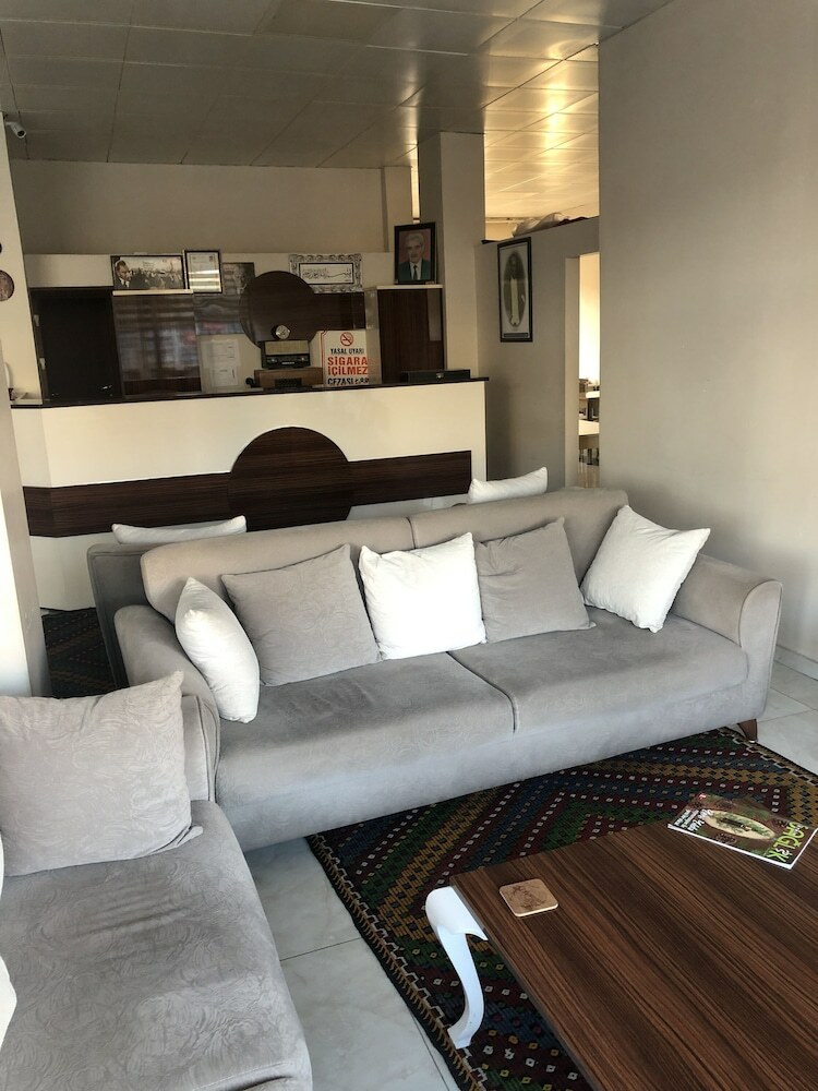 Hotel Banaz Eren Otel
