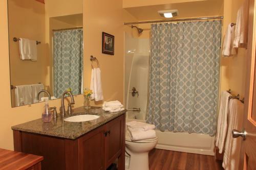 Lodge Robert Frost Mountain Cabins