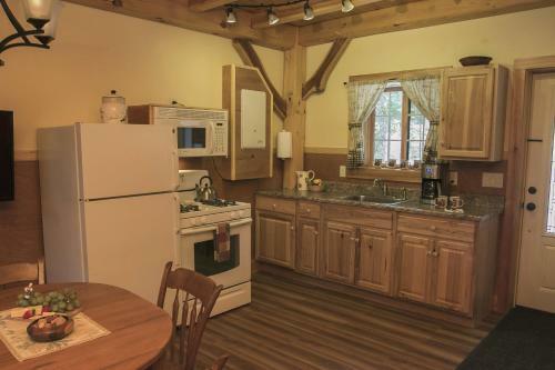 Lodge Robert Frost Mountain Cabins