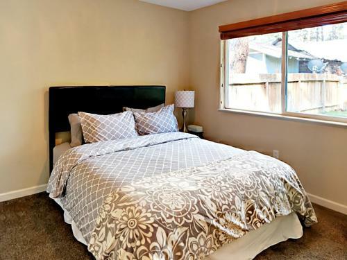 2572 Elwood Ave Home