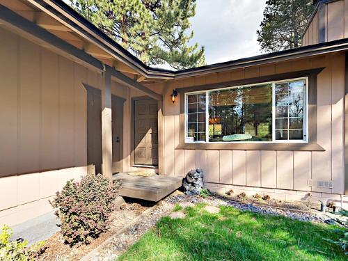 2572 Elwood Ave Home