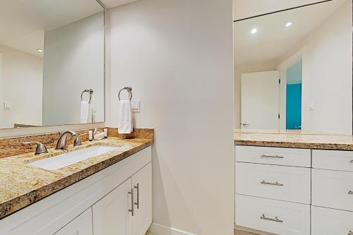 Apartamento 6300 Padre Blvd Condo Unit 877