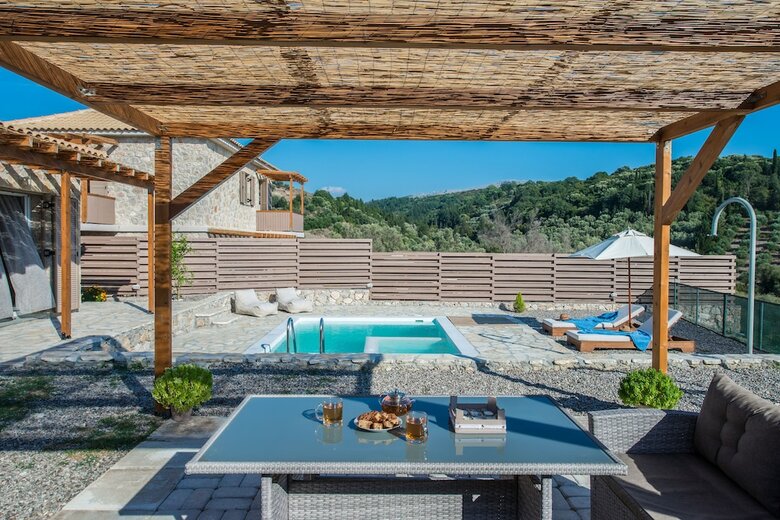 Roggaki Ionian Villas