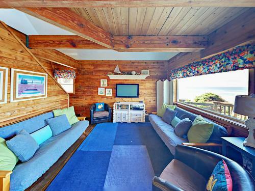 13610 S Coast Hwy Home