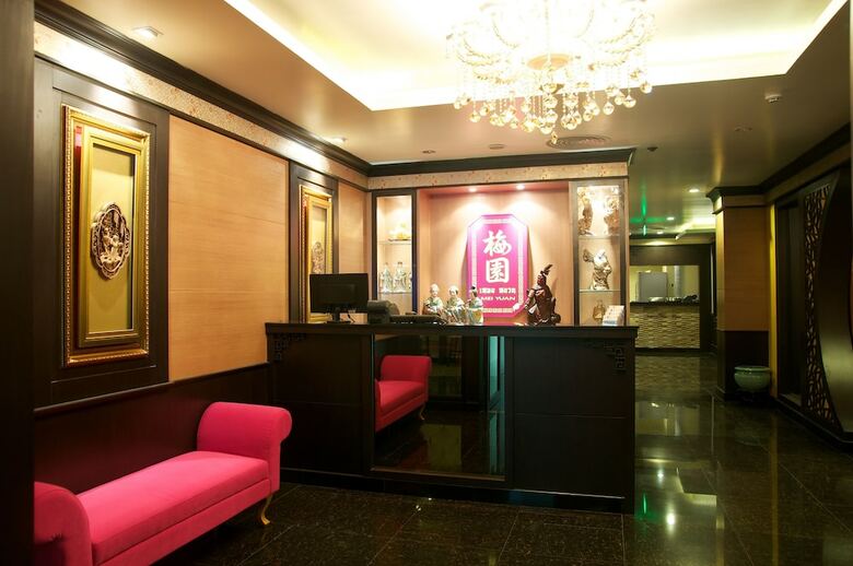 Hotel Jolly Suites Petkasem