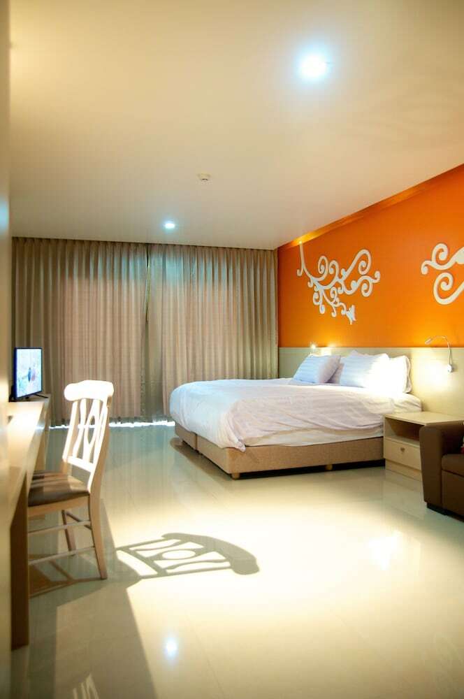 Hotel Jolly Suites Petkasem