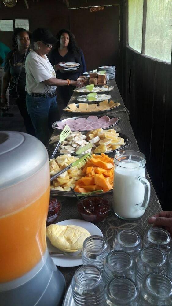 Posada Explorer Lodge