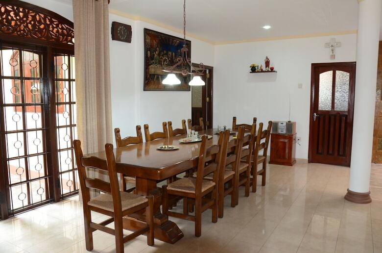Bed & Breakfast Gondolas Holiday Lanka