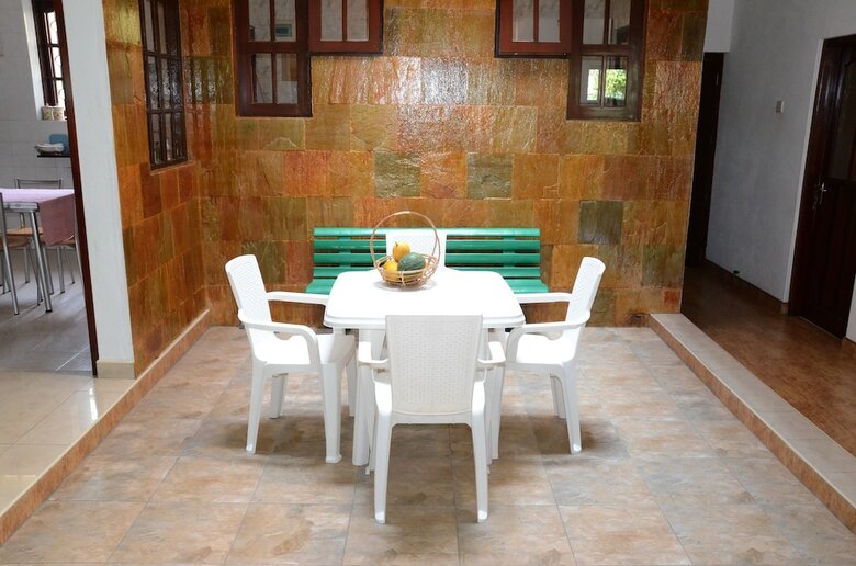 Bed & Breakfast Gondolas Holiday Lanka