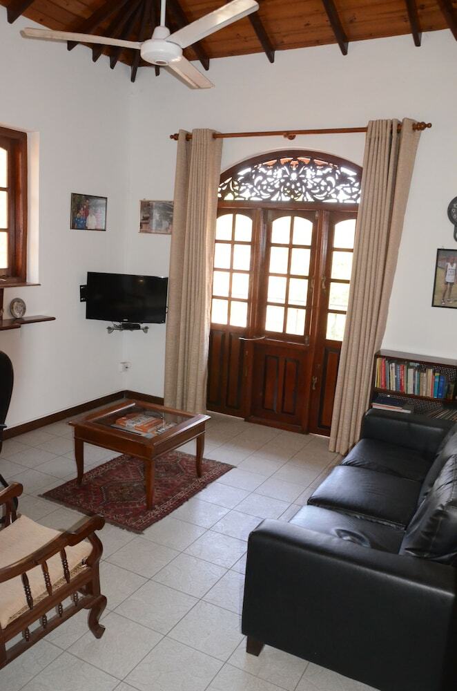 Bed & Breakfast Gondolas Holiday Lanka