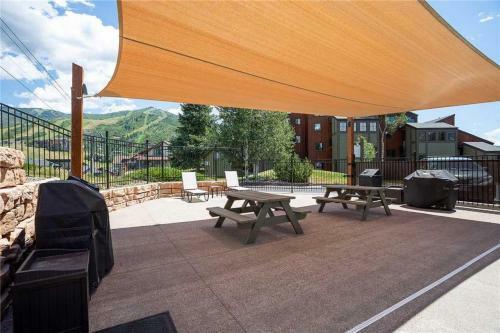 West Condominiums - W3403