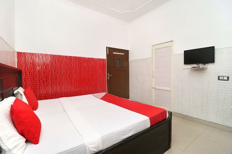 Oyo 18943 Hotel Punjab Residency
