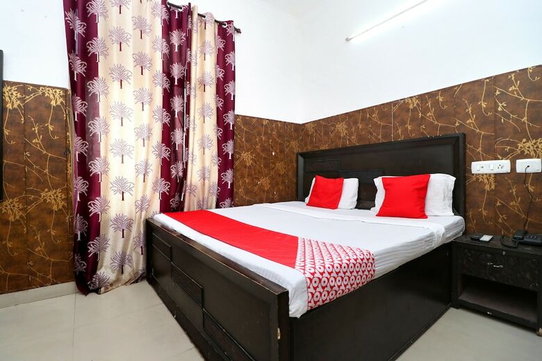 Oyo 18943 Hotel Punjab Residency
