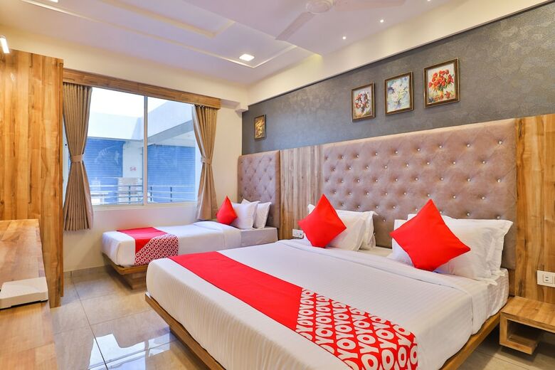 Oyo 24444 Hotel Rudrax