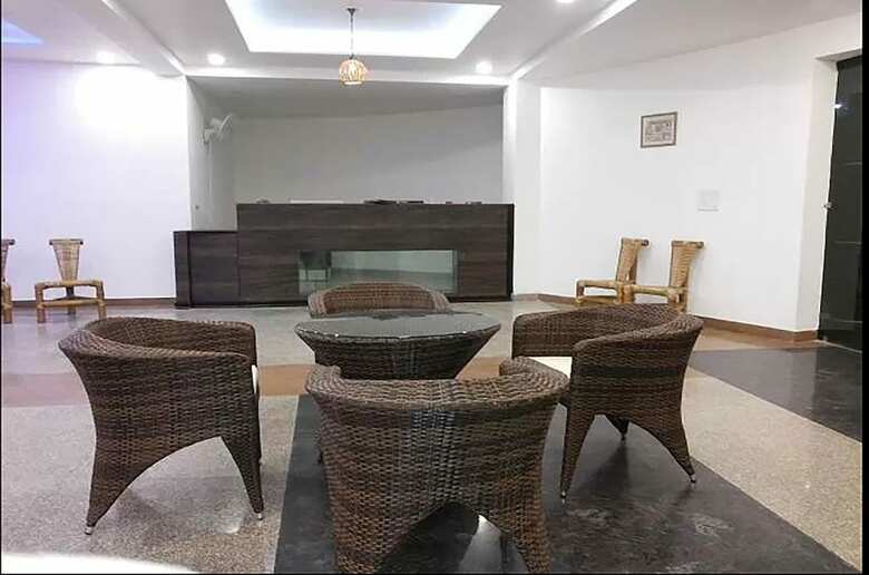 Oyo 24081 Hotel Lata Palace & Resort